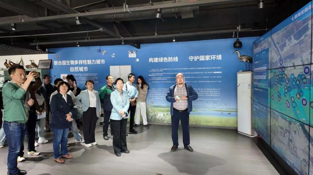 党建引领守生态安全“双碳”赋能培育时代新人――学院六个党支部联合开展主题党日活动